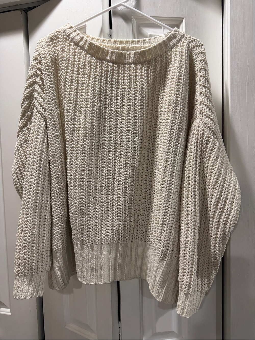 American Eagle Outfitters Cream Chunky Crewneck Sweater